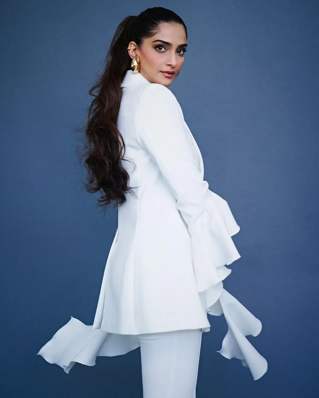 BOLLYWOOD ACTRESS SONAM KAPOOR PHOTOSHOOT IN LONG WHITE TOP PANT 9